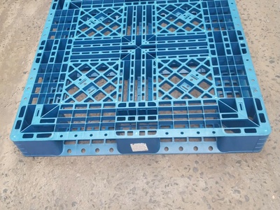 Xả kho pallet nhựa giá cực hấp dẫn- số lượng có hạn 3