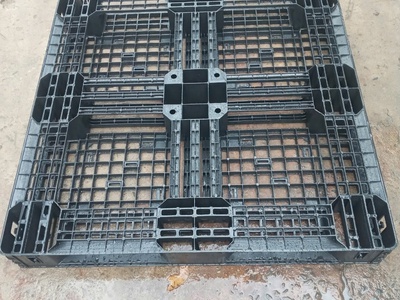 Xả kho pallet nhựa giá cực hấp dẫn- số lượng có hạn 9