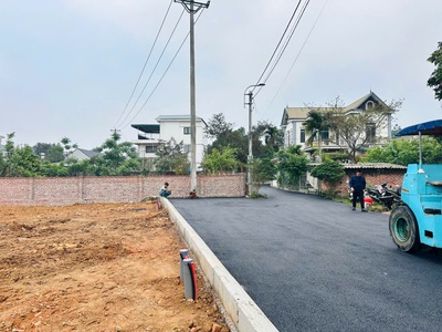 BÁN GẤP  Cần tiền gia đình bán lại mảnh đất full thổ sổ đỏ chính chủ Sơn tây chỉ nhỉnh 20tr/m2 0