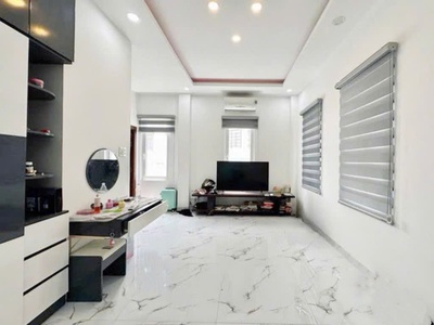 Nhà mới 4tầng -xe hơi ngủ trong nhà   đường 8m-sổ vuông-dt:142m   nguyễn tư giản giá 17 tỷ  tl 3