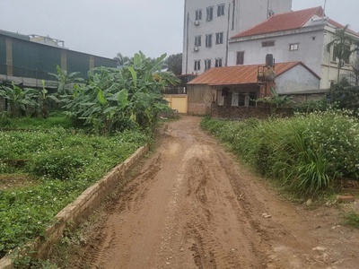 Quanh 2 tỷ làn 2 ql6 tại tiên phương - giáp thị trấn chúc sơn  - diện tích: 60m 3