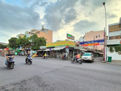 Sp đầu tư hiếm góc 2mt nguyễn oanh, dt 865m2 giá 72 tỷ. 0
