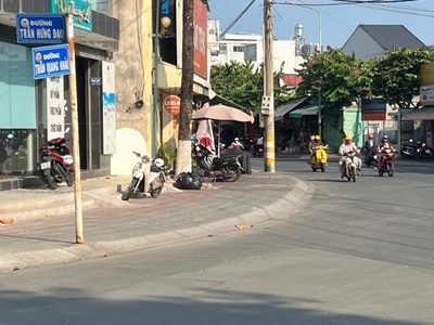 Bán nhà trệt lầu 80m2 đông hòa dĩ an. đường trần quang khải. 0