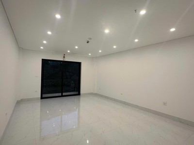 Cho thuê tầng 3 nhà số 155 pháo đài láng, đống đa, hà nội 2