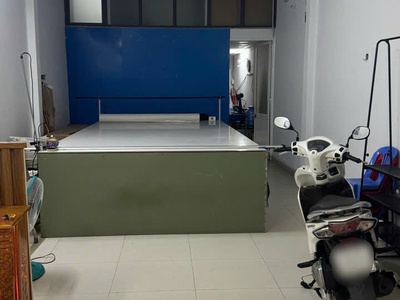 Nhà vị trí  đẹp kế mặt tiền  thoại ngọc hầu - ngang 4m x dài 18m - hẻm 8m - chỉ 9.2 tỷ - gần ubnd 2