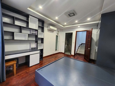 Bán nhà qua nhân - mặt ngõ kinh doanh 40m ra phố sát doanh trại quân đội chỉ hơn 8 tỷ 2