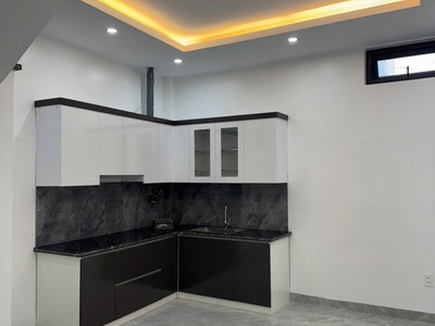 Nhà 3 tầng - Trung tâm Đồng Hoà - Sân cổng riêng - ô tô đỗ cửa 1