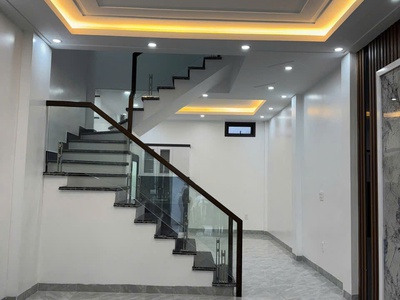Nhà 3 tầng - Trung tâm Đồng Hoà - Sân cổng riêng - ô tô đỗ cửa 2