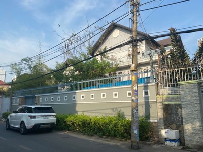 Bán Biệt Thự Đường Trần Văn Sắc Quận 2.DT:459m2.Giá 110 Tỷ 0