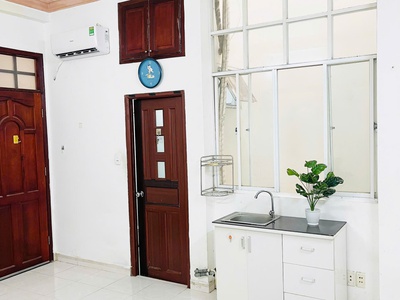 Chính chủ cho thuê CHDV đường Sầm Sơn P.4 Tân Bình 30m2 có cửa sổ chỉ 4 triệu 300k. 3