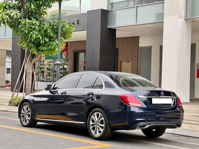 Bán xe Mercedes C200 2018, số tự động, màu xanh. 2
