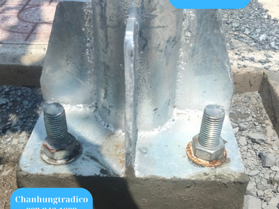Sản xuất và cung cấp trụ đỡ biển báo giao thông 6