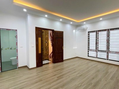 Nhà xây mới phố Pháo Đài Láng - 6 tầng - thang máy - thiết kế hiện đại 0