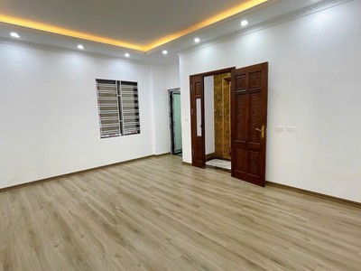 Nhà xây mới phố Pháo Đài Láng - 6 tầng - thang máy - thiết kế hiện đại 3