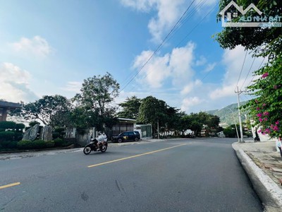 Bán biệt thự biển Trần Phú thích hợp nghĩ dưỡng trực diện biển DT 366M2 2