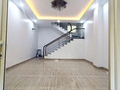 Siêu phẩm lạc long quân mới cực đẹp, 2 thoáng, dân xây ô tô gần, bãi xe ngay nhà chỉ 9.2 tỷ 1