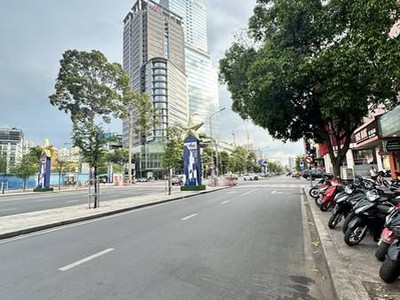 Mặt tiền kinh doanh đường lê lợi quận 1 phường bến nghé . 0