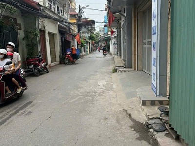 Chủ nhà cần tiền nên mới bán gấp nhà mặt đường đông mỹ- thanh trì, mt rộng, kinh doanh đỉnh.  0