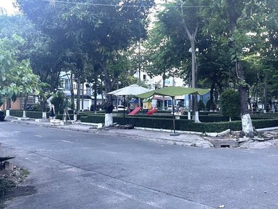 Bán biệt thự sân vườn 4 tầng - khu vip đường lê đức thọ quận gò vấp, 147m2, ngang gần 8m, nội thất 0