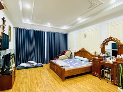 Khu phân lô vip gần sân bay   ngay dương quảng hàm - 4.3m x 15m 2