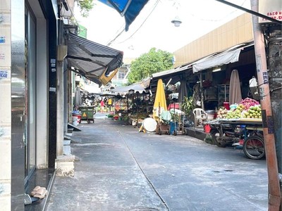 Bán nhà nguyễn lâm, q.10, gần q1, tiện kinh doanh, 9.x tỷ 2