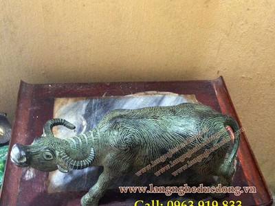 Trâu bằng đồng giả cổ dài 25cm, trâu phong thủy bằng đồng 1