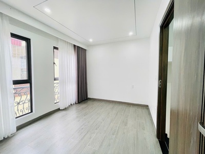 Nhà 4 tầng mới tinh đầu ngõ khúc hạo, ô.tô ra voà, giá 4.2 tỉ 4