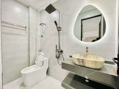 Nhà 4 tầng mới tinh đầu ngõ khúc hạo, ô.tô ra voà, giá 4.2 tỉ 2