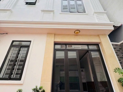 Bán nhà trại lẻ, diện tích 40m 4 tầng mới tinh, giá 2.9 tỉ 0