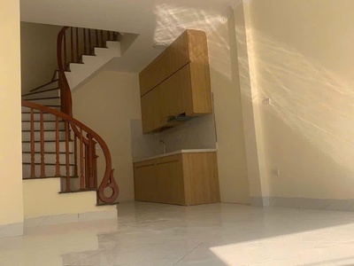 Bán nhà cổ linh, đàm quang trung, gần tttm aeon, ngõ thông, ô tô đỗ cửa, 5 tầng, xây mới. 0