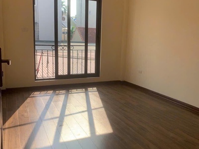 Bán nhà cổ linh, đàm quang trung, gần tttm aeon, ngõ thông, ô tô đỗ cửa, 5 tầng, xây mới. 1