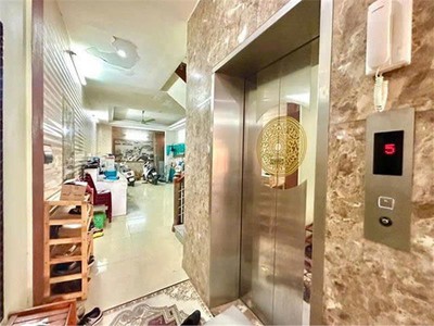 Mặt phố vip ngọc thụy 95m, 6 tầng,thang máy,kdoanh bất chấp,vỉa hè đá bóng.giá 34 tỷ 2