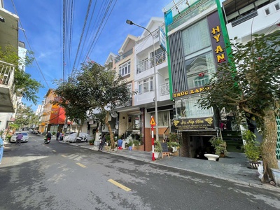 Cho thuê nhà 6 phòng ngủ mặt tiền nguyễn thị nghĩa p2 - đà lạt - giá 25tr 1