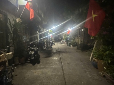 Bán gấp nhà đất mới gần chợ lê văn quới hẻm 5m 52m2,2 tầng 4 tỷ 1 0