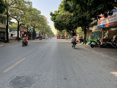 Bán nhà cấp 4 mặt phố Phạm Khắc Quảng, Giang Biên - DT 40m2, đường rộng 25m, vỉa hè lớn, kinh doanh 3