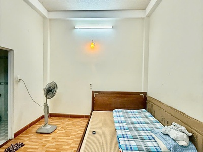 Nhà sang trọng đường 7m thông 1 trệt 2 lầu mái đúc btct nguyễn ảnh thủ TCH 7