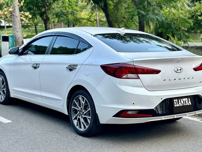 Bán xe Hyundai Elantra 2.0 AT 2021, màu trắng. 2