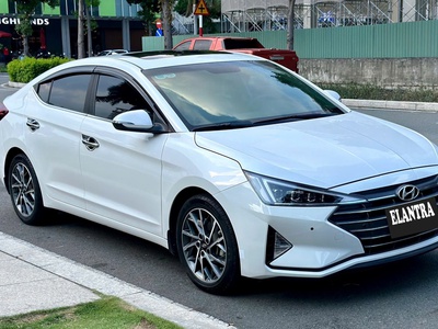 Bán xe Hyundai Elantra 2.0 AT 2021, màu trắng. 4
