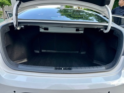 Bán xe Hyundai Elantra 2.0 AT 2021, màu trắng. 12