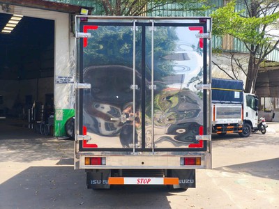 Xe tải 1 tấn 9 isuzu 2