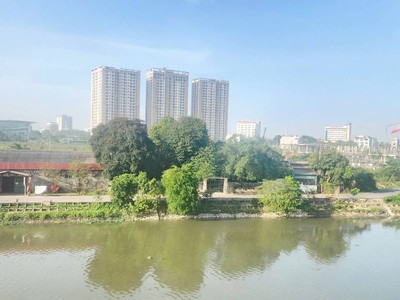 Bán nhà 3 tầng gần vimhomes star city. view sông mát mẻ. ô tô vào nhà. gần đl hùng vương 6
