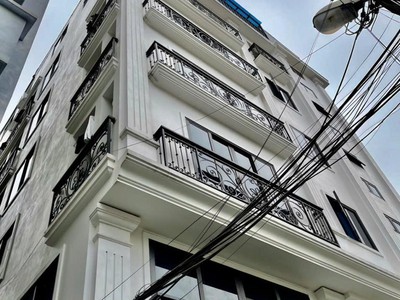 Bán nhà ccmn 8 tầng - mặt ngõ cầu giấy - ô tô qua  - 100m2 - sổ đỏ chính chủ 0