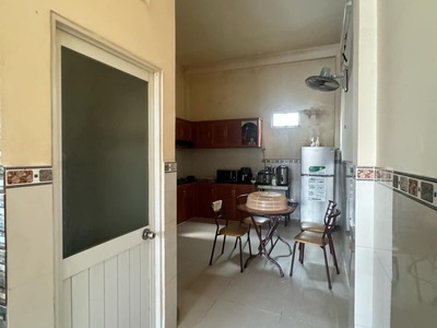 Chủ kẹt tiền gấp bán, mễ cốc nhà kiên cố 3 tầng dt 44.3m2  3.9 x15m  chỉ 4.5 ty 1