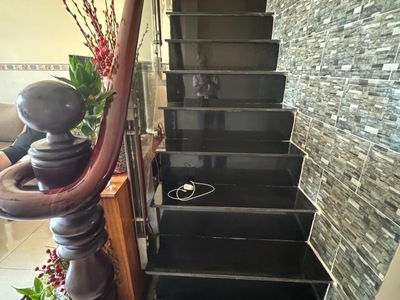 Chủ kẹt tiền gấp bán, mễ cốc nhà kiên cố 3 tầng dt 44.3m2  3.9 x15m  chỉ 4.5 ty 2