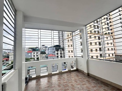 Hiếm - nhỉnh 11 tỷ có ngay mới - ôtô đỗ cổng - 2 mặt ngõ - sân vườn rộng thoáng - khu khương đình - 3