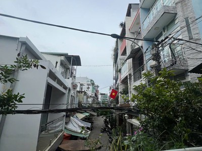 Nhà mới 2 tầng cách mặt tiền 15m hẻm thẳng xe hơi sổ vuông 45m2 gía4,53 tỷ thương lượng 4