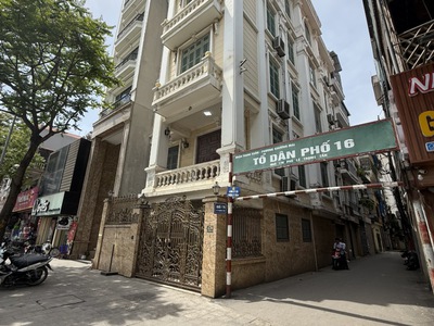 Duy nhất   không dành cho số đông, phân lô quân đội   ô tô trong nhà   sát phố lê trọng tấn 0