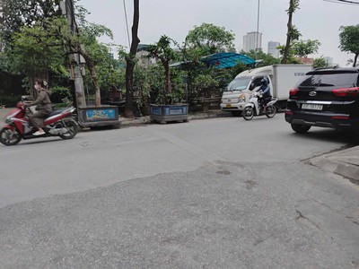 Chính chủ bán gấp nhà  mới thang máy,  ngõ ô tô, ngô thì sĩ, hà đông. dt: 45m2   5 tầng. giá 10,3 0