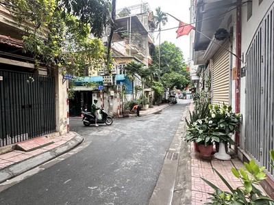 Hiếm - nhỉnh 11 tỷ có ngay mới - ôtô đỗ cổng - 2 mặt ngõ - sân vườn rộng thoáng - khu khương đình - 4
