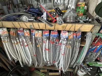 Cần sang nhượng lại tiệm - hiện đang kinh doanh điện nước, kim khí 4